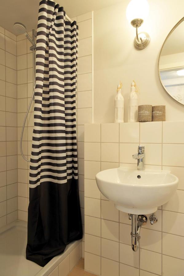 Tiny Rooms BRE Extérieur photo